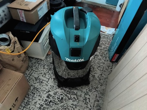 Makita vc3011l 110v class - 110v, l